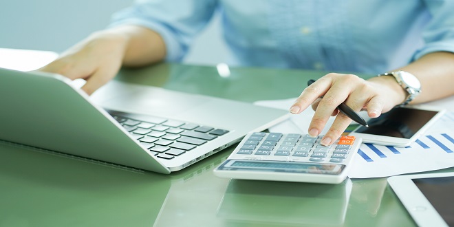 How Small Businesses Can Save Time and Money With Payroll Software